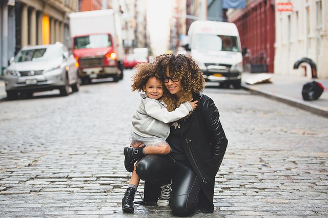 Style that doesn’t imitate moms’ fashion